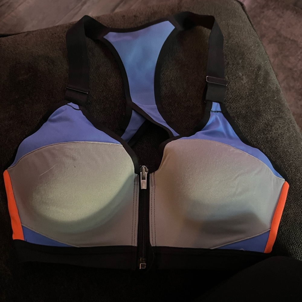 3 VS Zip Up Sports Bras